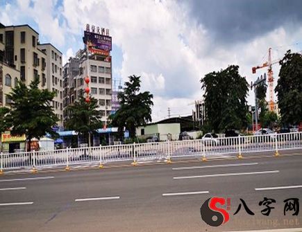 大门对马路的解决方法
