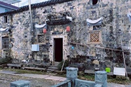 在深山静谧时光里,我们相依为命的乐章