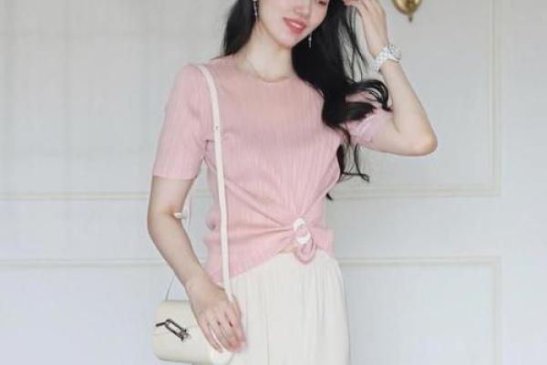 水命女适合穿什么颜色？让你优雅迷人的搭配指南！