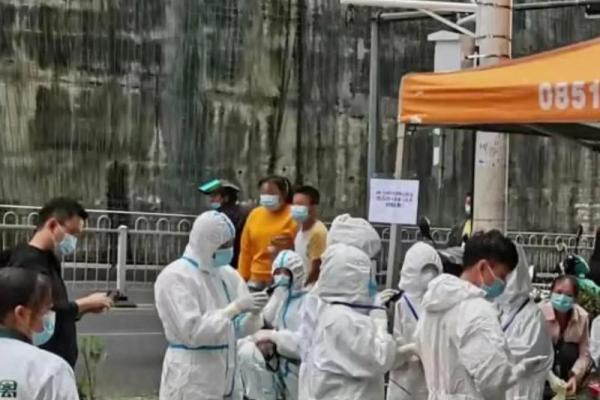 在疫情中拼搏奋斗，感受武汉的坚韧与希望