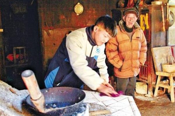 五个孤儿的奇幻旅程：相依为命的成长故事