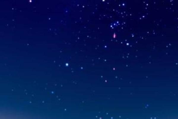 戊午日男命：灿烂星空下的命理解析与人生轨迹