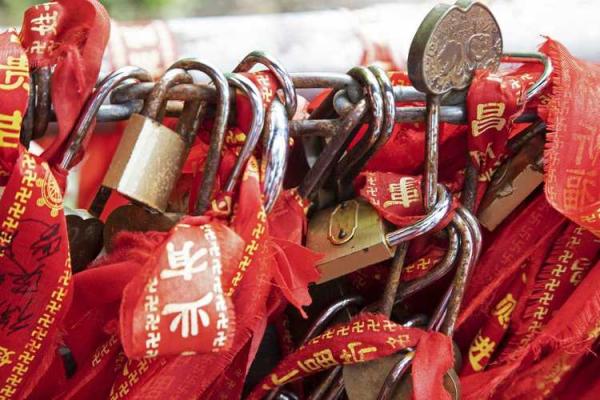 探究三两二钱男命为何最差：命理与人生的深度解析