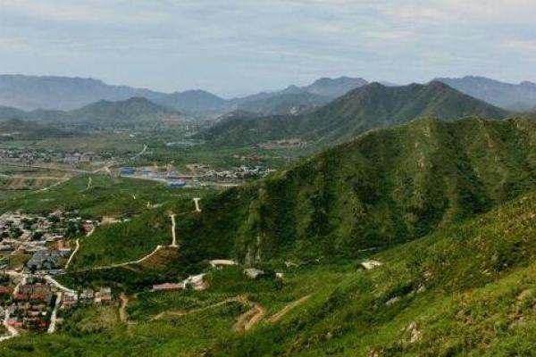 水命亡人宜葬山向揭秘：风水与安息的完美结合