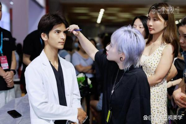 为何明星的命运如此短暂？浅析舞台背后的隐秘与压力
