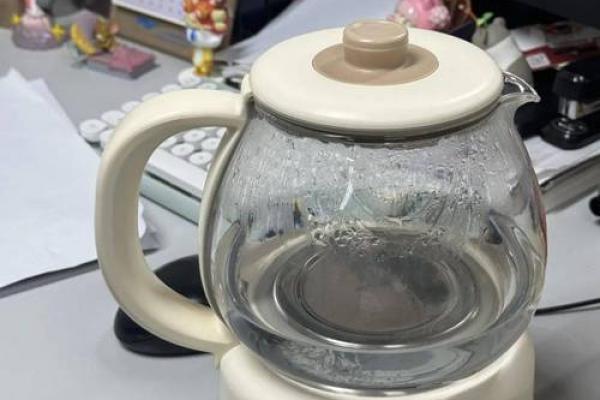 送桶装水的五行属性与命理探讨：水的力量与人生哲学