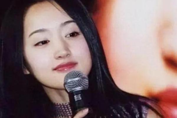 杨钰莹的星座与命运：解读这位歌坛甜心的星座特质与人生轨迹