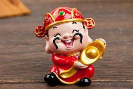 属猪土命的人适合穿什么颜色的衣服？一探究竟！