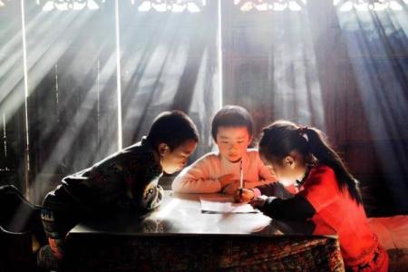 探讨女大学生的命运和未来:一场自我发现之旅