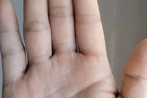 探秘手相：三角形手纹揭示你的命运密码！