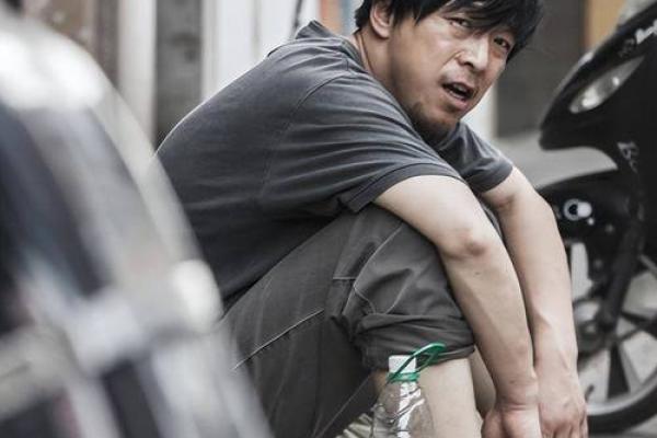 长相奇丑却有超凡命运的男人，究竟有什么秘密？